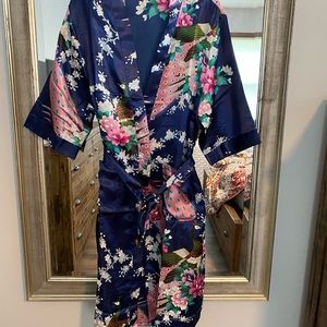 ⭐️2/$20 NWOT lightweight kimono style robe